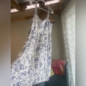 100% Linen dress with pockets!